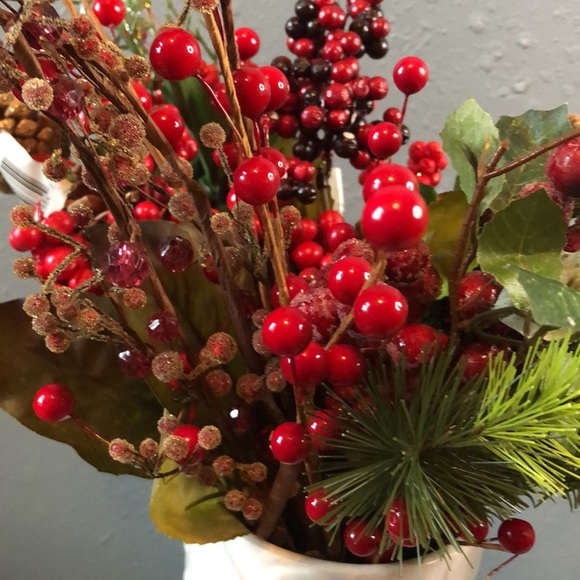 Holiday faux florals picks pinecone, berries, greenery lot of 10 various length - Picture 5 of 14